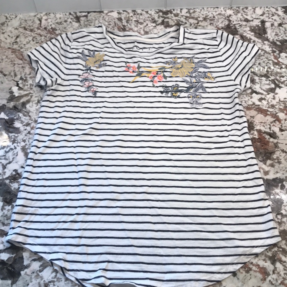 Loft embroidered tee xs